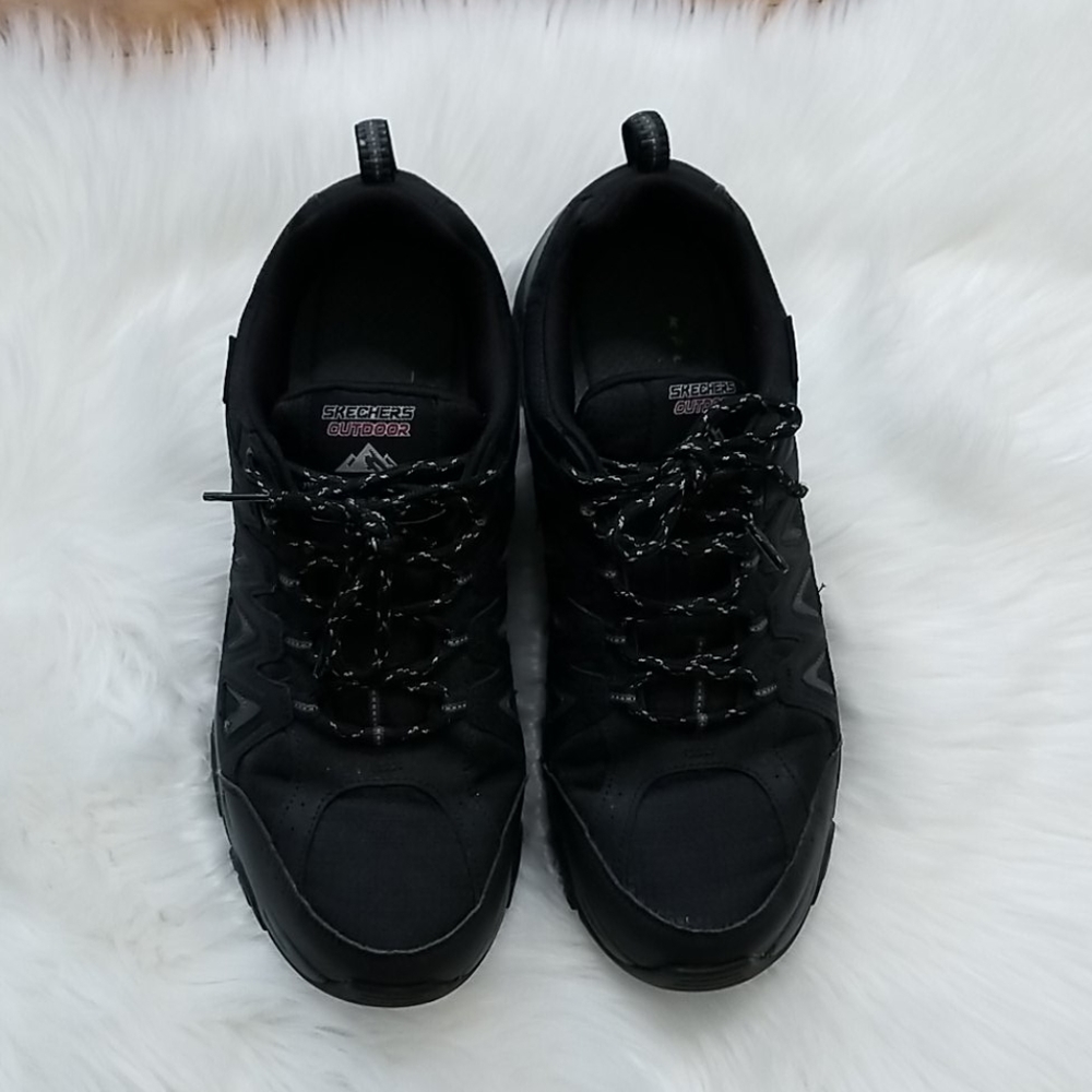 Skechers sz 10.5 black outdoor shoe